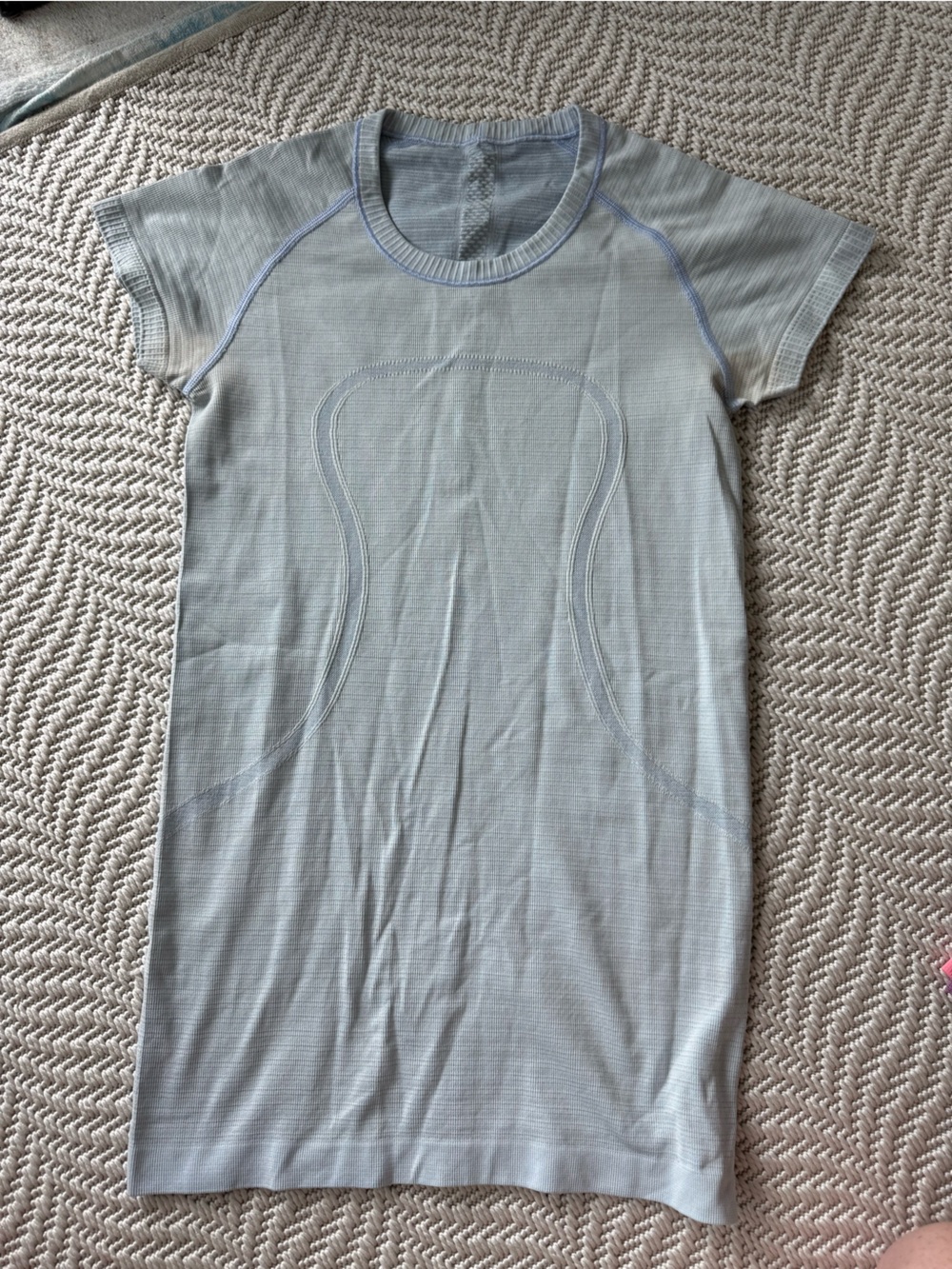 Lululemon Swiftly Tech Short Sleeve shirt - light blue